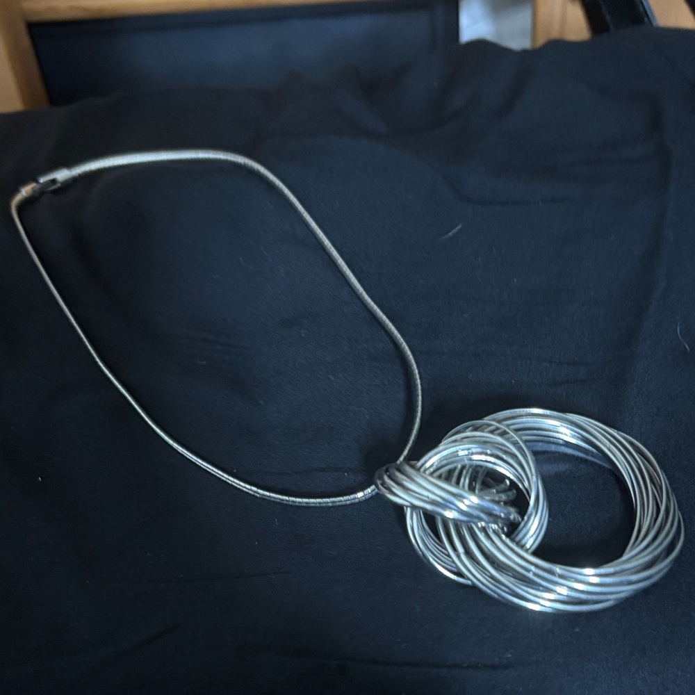 Elegant Silver Necklace with Interlocking Rings